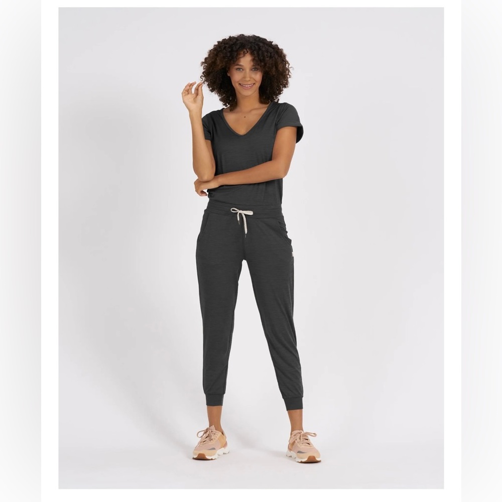 Vuori All Day jumpsuit size medium